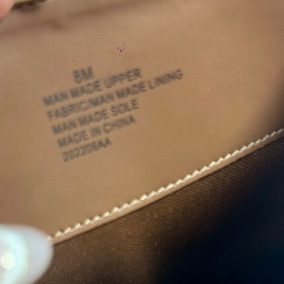 NWOT Gianni Bini Levi Tate patent leather platform bootie in caramel brown - Picture 5 of 9